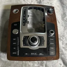 4L0919611 AUDI Dashboard Radio Media Interface Q7