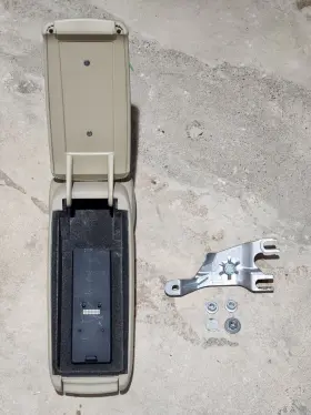 8E0-864-207 AUDI Armrest Mounting Bracket B7 A4 #2