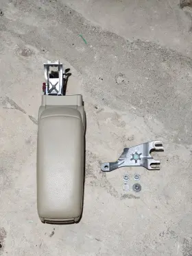8E0-864-207 AUDI Armrest Mounting Bracket B7 A4