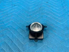 3W0-919-204-S BENTLEY Dash Center Analog Clock Continental