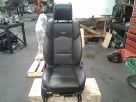 202-04511L CADILLAC Driver Front Seat Cts