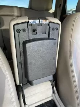 241-01835 CADILLAC Console Front Floor Srx #2