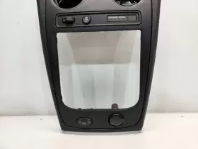 131.GM1411 CHEVROLET Hhr Radio Surround #3