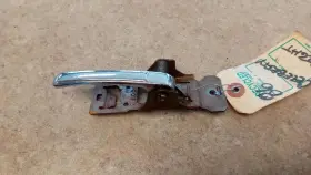 229.GM1L86 CHEVROLET Passenger Right Inside Door Handle