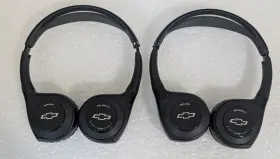 84496070 CHEVROLET GMC REAR DVD DIGITAL AUDIO HEADSET Tahoe