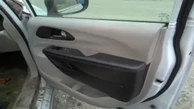 204.CH1720 CHRYSLER Front Door Panel Voyager 204.CH1720 CHRYSLER Front Door Panel Voyager