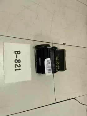 251-00371 FORD Center Left Dash Air Vent Se Fusion