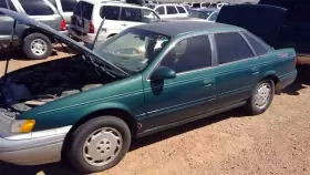 260.FD1T95 FORD Glove Box Taurus