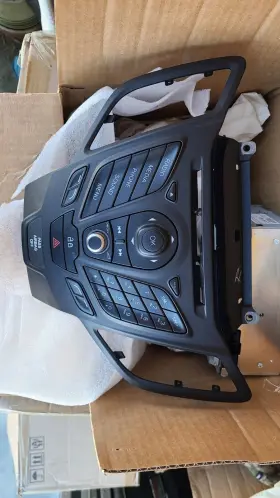 D2BT-19C107-AA FORD MOTOR COMPANY Am Fm Single Cd Radio