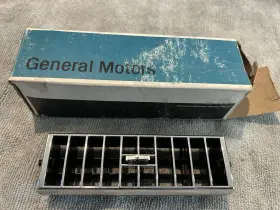 9.262 GENERAL MOTORS Nos Air Deflector Outlet Gm Cadillac