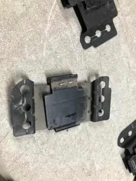 1504-6504 GM Interior Dashboard Dash Pad Clips Chevy Tahoe #3