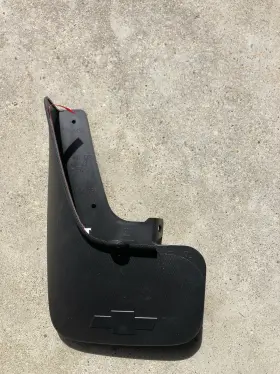 19171131 GM Mud Flaps Lh Left Driver Chevy Equinox