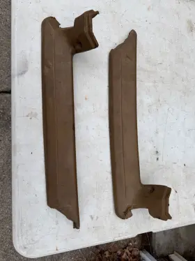 405553 GM Pillar Post Saddle Interior Lh Rh Molding C3