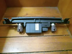 C30062 GMC Outlet Panel Storage Traction Control Tahoe Yukon #2