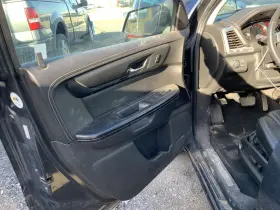 204.GM9A14 GMC TRUCK Front Door Panel Acadia