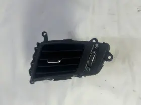 97410-3S000 HYUNDAI OEM Center Console Dash Vent Left Driver