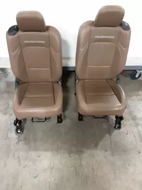 202-12059L JEEP Jk Door Front Seat Set Wrangler Rubicon