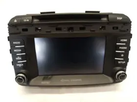 11747 KIA Am Fm Cd Sirius Audio Radio Player Display Screen