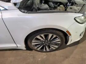 260.FD2L17 LINCOLN Glove Box Mkz
