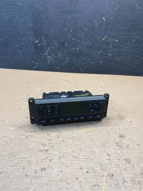 7W13-18C612 LINCOLN Climate Control Panel Dg Town-car