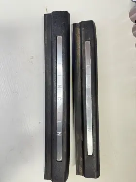 AA5Z-5413208-AB LINCOLN Front Door Sill Scuff Plate Driver
