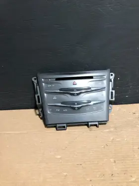 DE9T-18A802-A LINCOLN Radio Dual Climate Control Panel