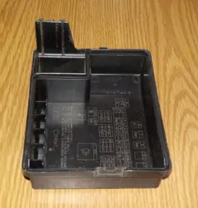 MR588273 MITSUBISHI Top Fuse Box Lid Cover Eclipse #3