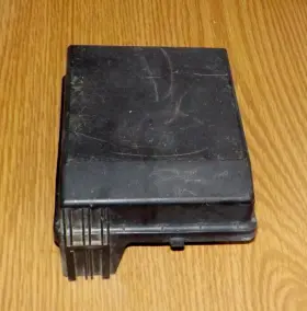 MR588273 MITSUBISHI Top Fuse Box Lid Cover Eclipse