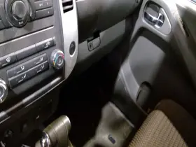 260.DA1510 NISSAN Glove Box Frontier