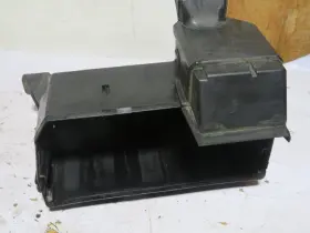 284B9-7Y000 NISSAN Fuse Box Lower Cover Altima