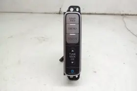 594-01571 NISSAN Leaf Passenger Rh Radio Nav