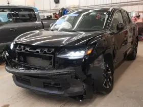 284624MK3C NISSAN Kicks Forword Facing Camera