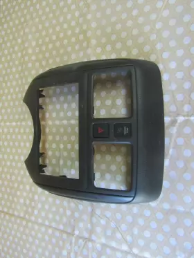 682U13BA0A NISSAN Dash Air Radio Panel Bezel Vent Versa