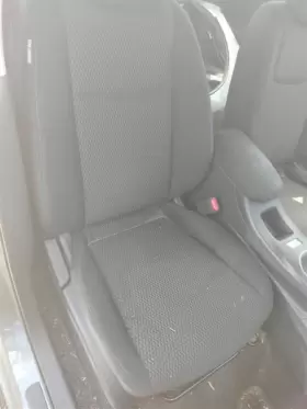 870004NP1B NISSAN Leaf Passenger Front Seat Headrest