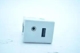 13582668 CADILLAC Usb Port Slot Connector Srx