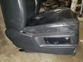 202-52156BR PORSCHE Front Right Seat Cayenne #3