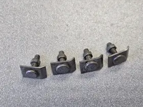 91457111310 PORSCHE Set Dash Vent Mounting Clips