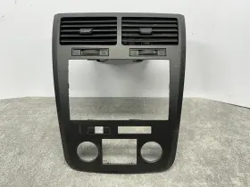 25822458 SATURN Dash Center Air Vent Bezel Outlook