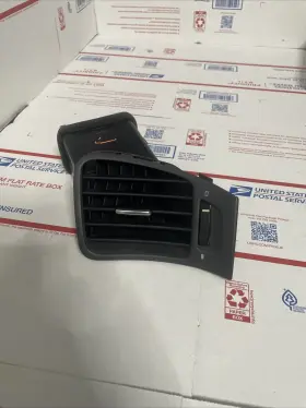 66110XA03A SUBARU Tribeca Passenger Right Outer Dash Vent B9