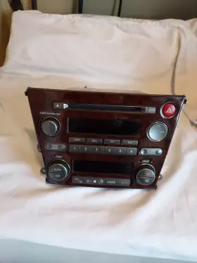 86201AG66A SUBARU Radio Disc Changer Burlwood Outback