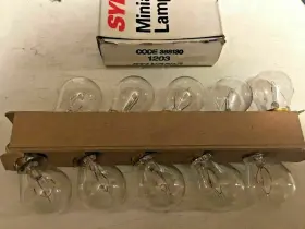 368130 SYLVANIA Box Bulbs C77