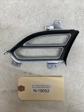 1061731-00-B TESLA Ms Dash Lh Air Vent Grille Bezel B1