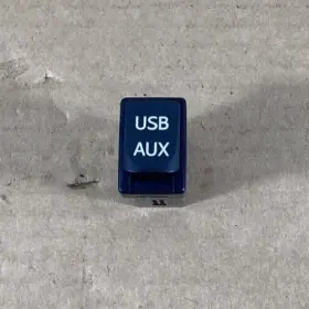 86190-0C020 TOYOTA Audio Usb Jack Port Sienna