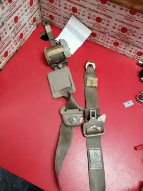 TOYOTA T100 Seat Belt Front