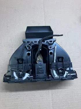 1Q0819735C VOLKSWAGEN Eos Center Dash Air Vent #2